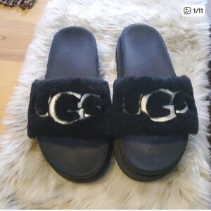 UGG Black Faux-Shearling Logo Slide Sandals